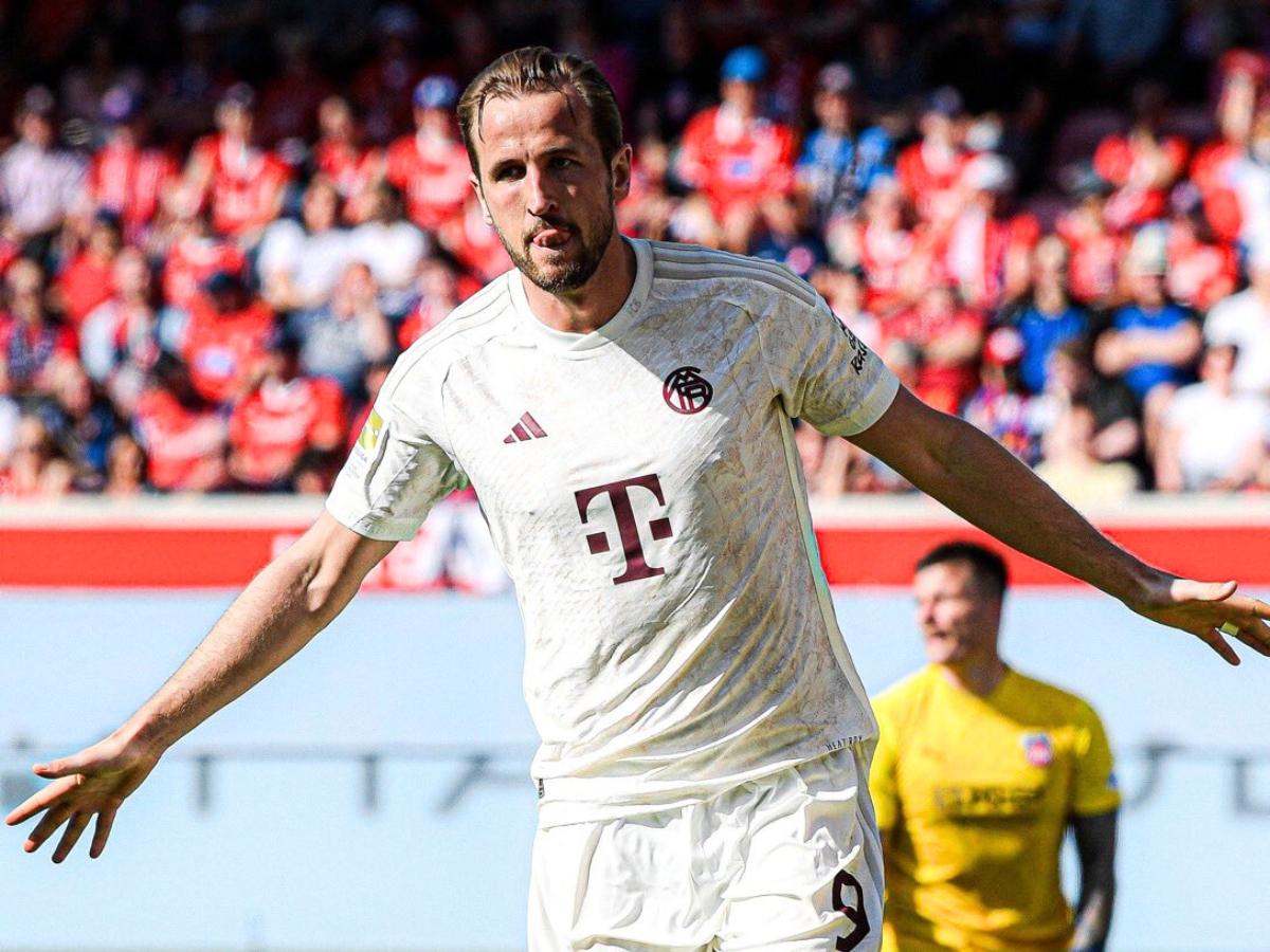 Kane ghi bàn thứ 50 mùa này nhưng Bayern vẫn thua