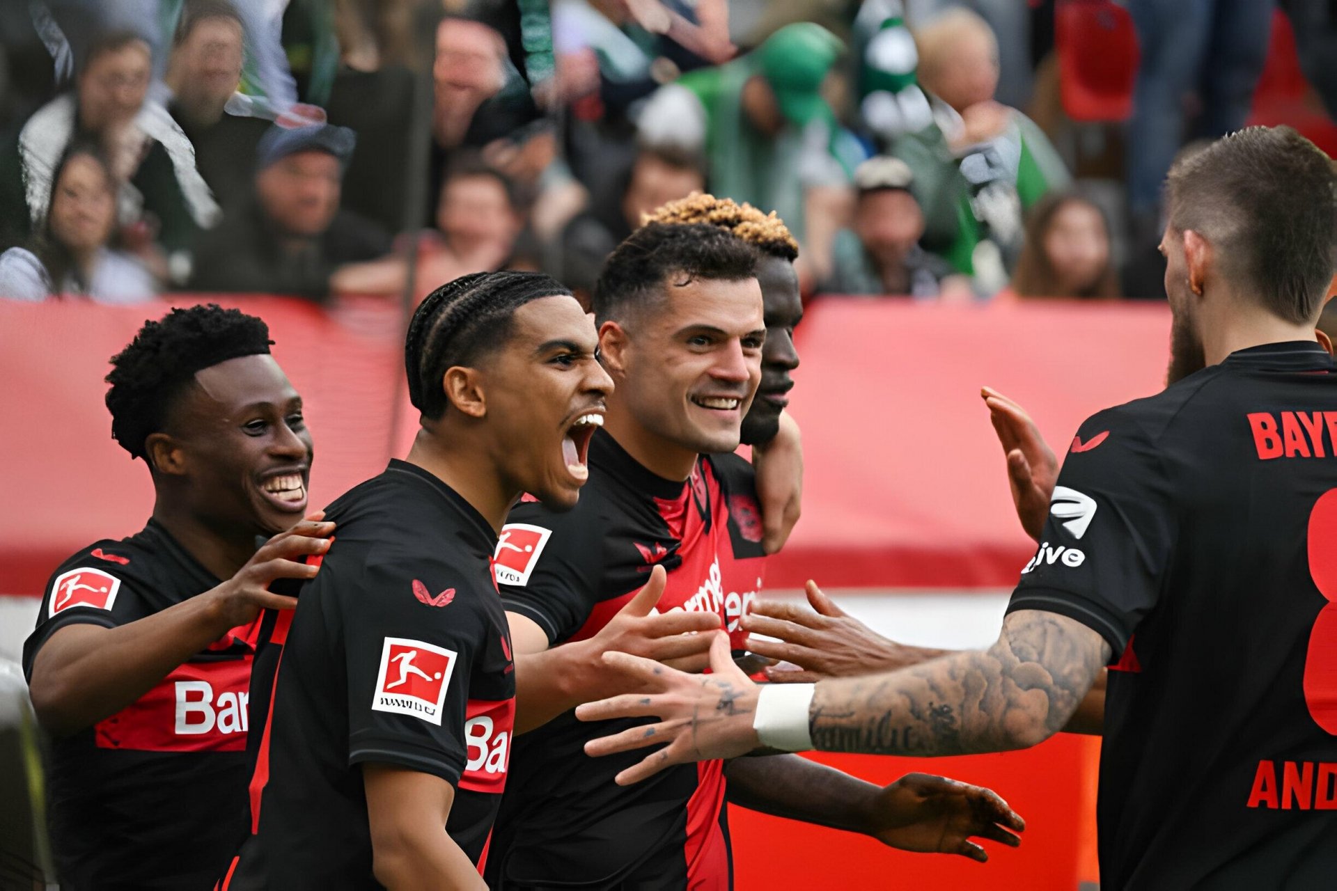 Leverkusen đăng quang ngôi vô địch Bundesliga