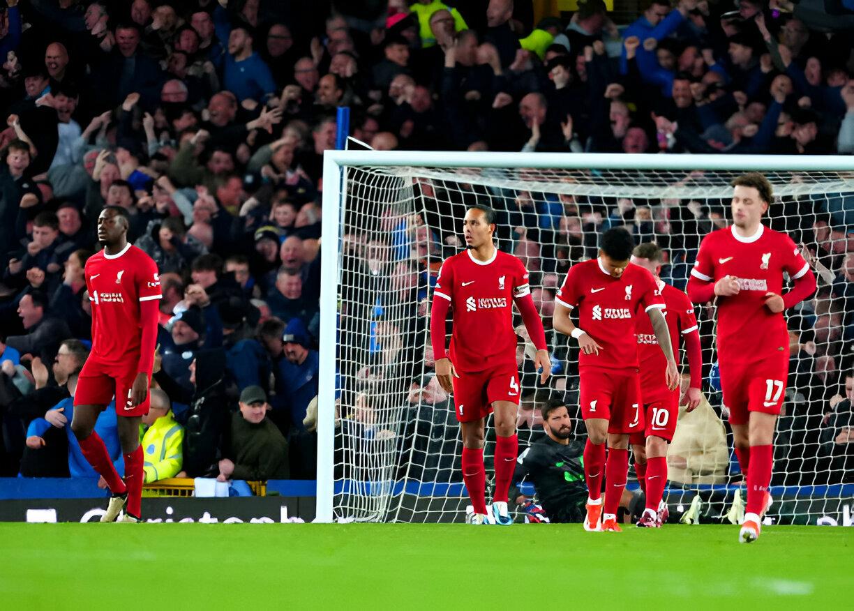 Everton đánh bại Liverpool trong trận derby, đoàn quân Klopp 