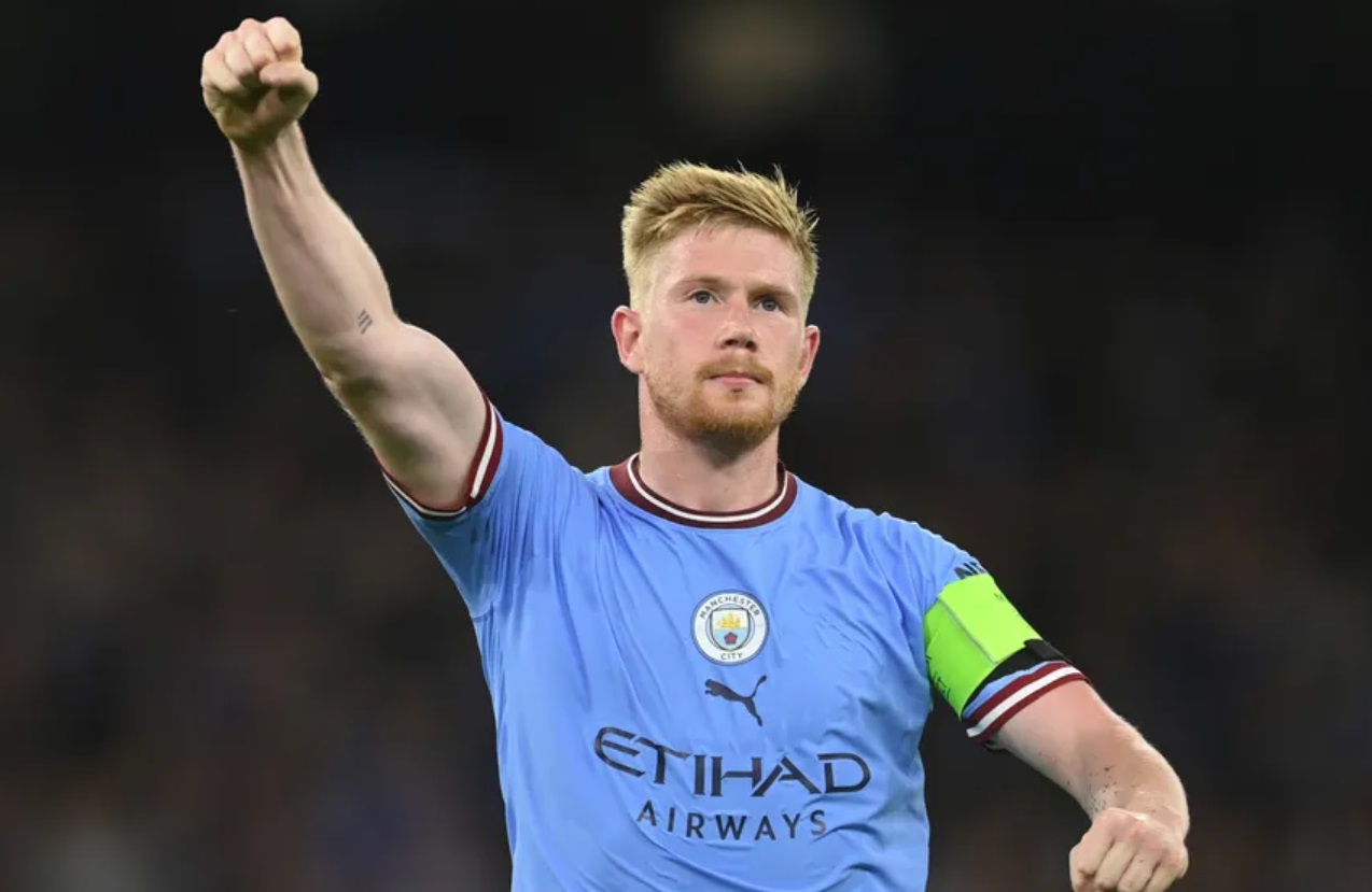 mc thieu vang de bruyne khi doi dau voi leipzig