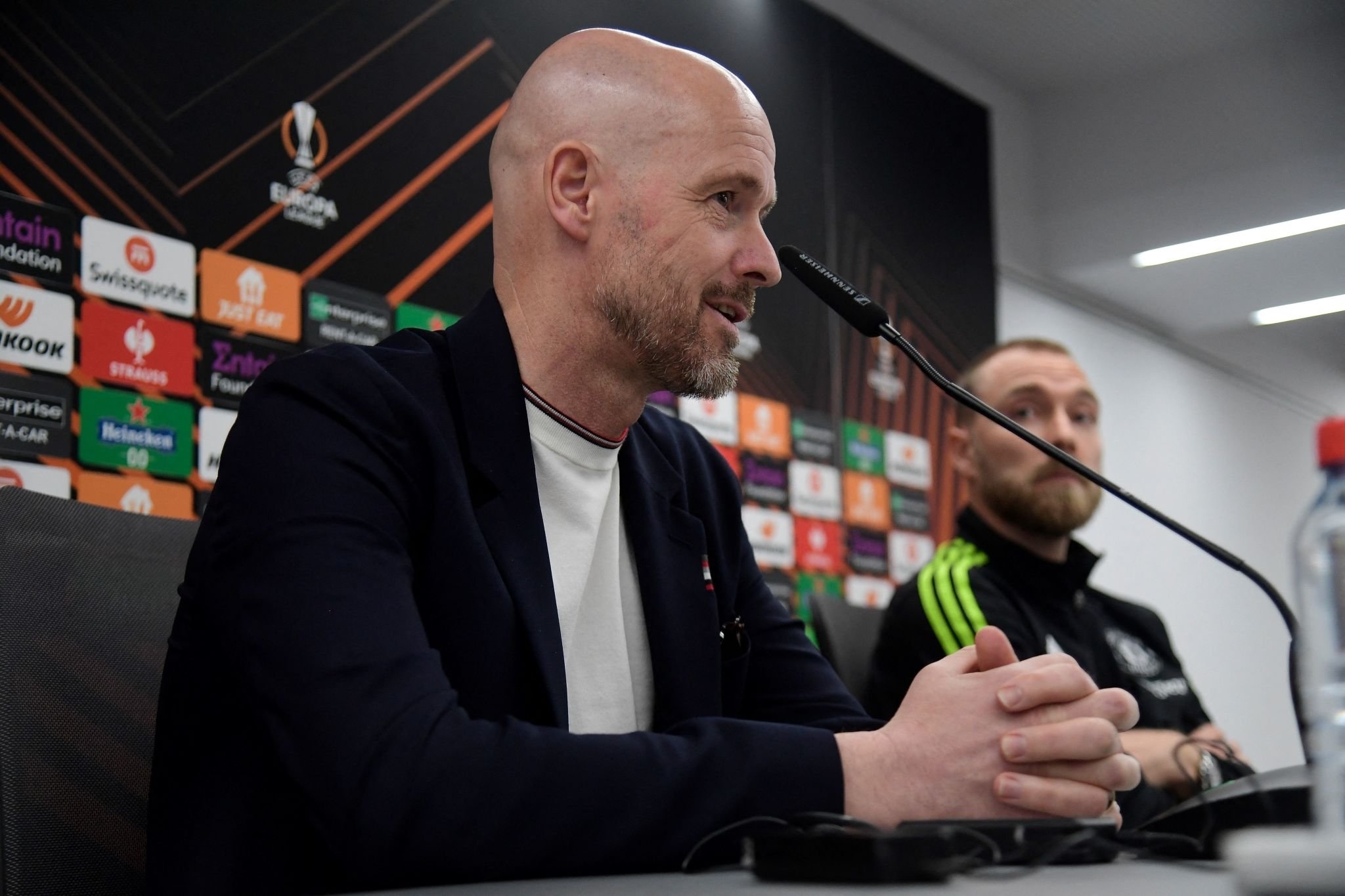 hlv erik ten hag cho rang man utd can phai rut ra bai hoc sau tran dau luot di