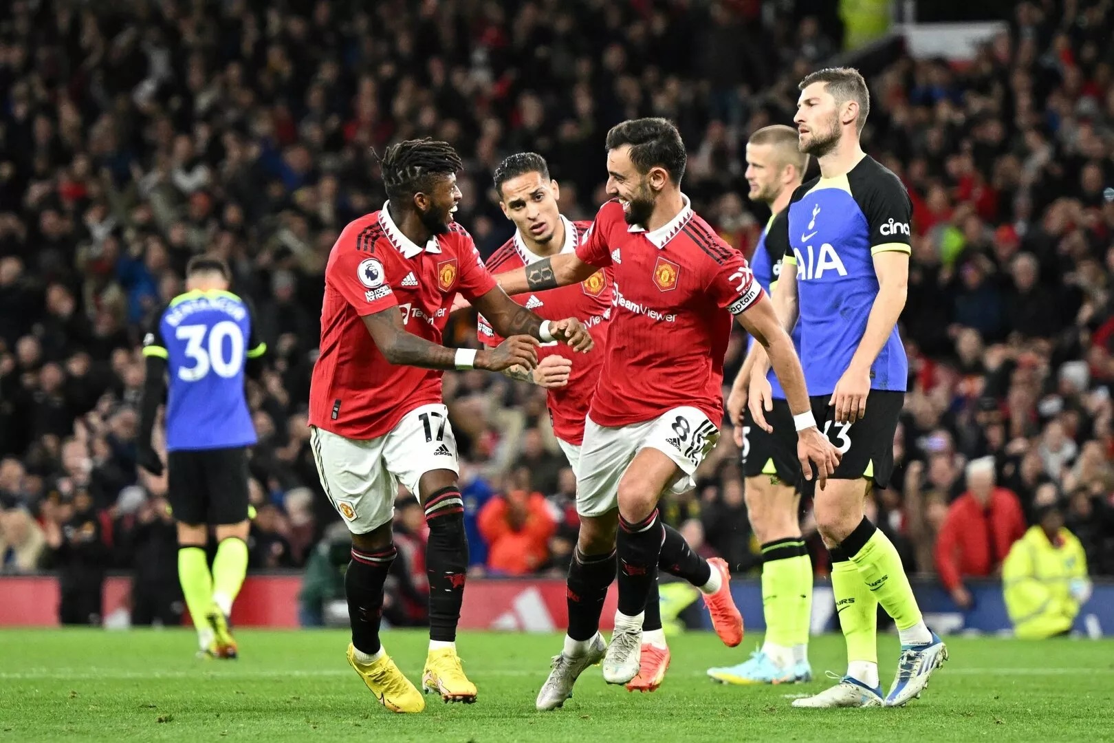 man utd se co man doi dau voi tottenham