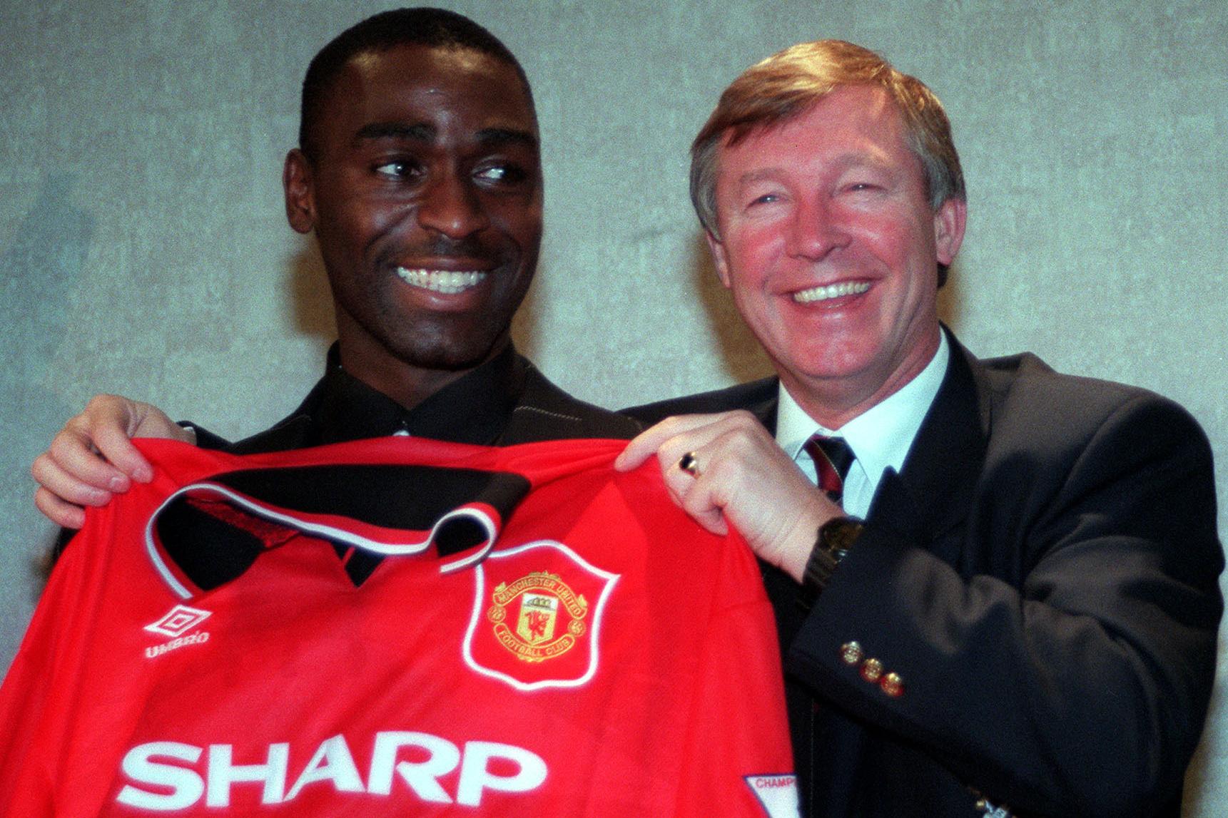 andy cole tung la tien dao co so ma tai premier league trong mau ao cua man utd