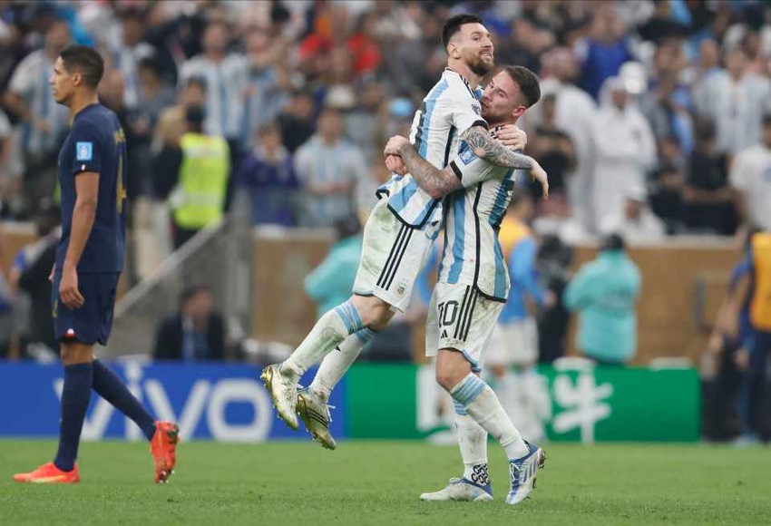 Mac Allister vs Messi
