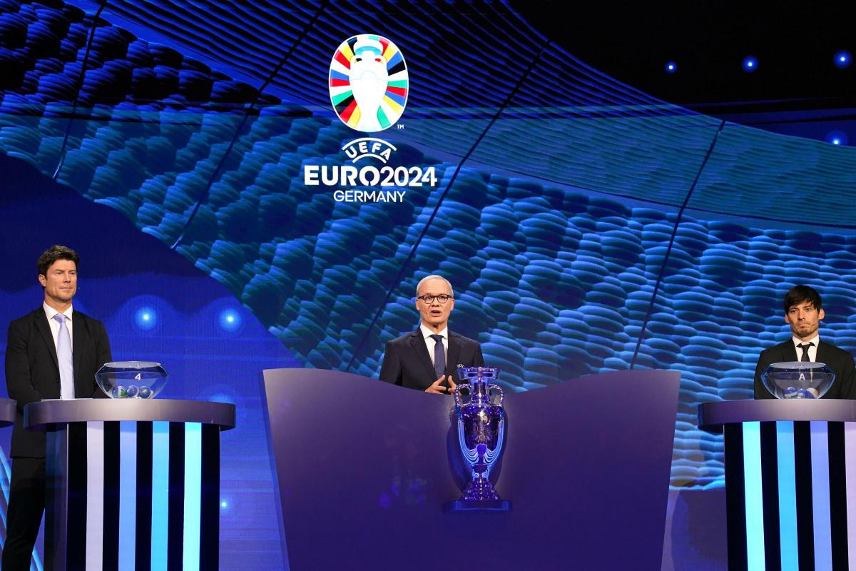 Xuất hiện 'hạt sạn' trong lễ bốc thăm EURO 2024, dàn HLV và các cầu thủ