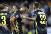 Ronaldo bất ngờ bị chỉ trích vì trở về Bồ Đào Nha tránh dịch