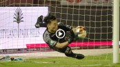 VIDEO: Vào sân bắt penalty, Tiến Dũng đẩy 2 quả thành người hùng của TP.HCM