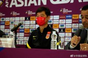 HLV Trung Quốc: 'Cầu thủ của tôi có thể tranh chấp thắng Fellaini nhưng khi lên tuyển lại rất yếu'