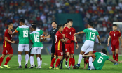 VIDEO: U23 Indonesia tiếp tục đấu võ, vào bóng 'cực xấu' với Văn Tùng