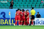 CĐV Thái Lan: 'Xem Thái Lan đá với Việt Nam chả khác gì Man United; các sao châu Âu đang ở trên sân ư?'