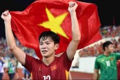 Phan Tuấn Tài ghi danh lịch sử bóng đá Việt Nam, xô đổ kỷ lục của Công Vinh và Quang Hải