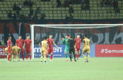 VIDEO: Cận cảnh pha bóng khiến thủ môn U19 Việt Nam nhận thẻ đỏ trực tiếp gây tranh cãi