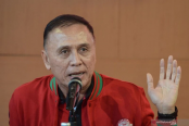 Chủ tịch LĐBĐ Indonesia chỉ trích cựu HLV Thái Lan và Việt Nam, khẳng định rời ĐNÁ chỉ là mong muốn của CĐV