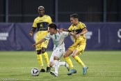 Báo Pháp: 'Pau FC vẫn chưa thoát khỏi cảnh công làm thủ phá'