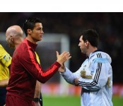 Khảo sát gây tranh cãi: Đa số các cựu cầu thủ cho rằng Ronaldo vĩ đại hơn Messi