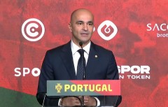 'Thuyền trưởng' tuyển Bồ Đào Nha tâng bốc Ronaldo lên tận 'mây xanh'