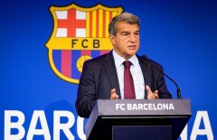Chủ tịch Barcelona: 'Có những cầu thủ không nên có mặt trên TTCN'