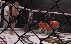 VIDEO: Võ sĩ MMA bị đấm đến mức 'mất nhận thức' trên sàn đấu