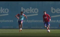 VIDEO: Messi 'cô đơn' trong buổi tập đầu tiên không có Suarez