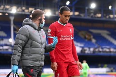 Jurgen Klopp: 'Liverpool chờ Van Dijk như người vợ tốt chờ chồng ra tù'