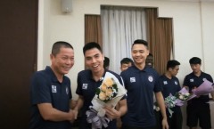 VIDEO: Quang Hải, Đức Huy hớn hở trong bữa tiệc đón năm mới hoành tráng của Hà Nội FC