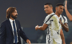 Ronaldo hậm hực vì bị thay sớm, HLV Pirlo lập tức lên tiếng dằn mặt