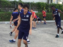 HAGL players got heat shock after arriving in Nam Dinh