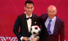 How many points does Quang Hai and Trong Hoang less than Hung Dung in the 2019 Golden Ball race?