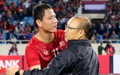 Coach Park persuaded Anh Duc to return to Vietnam?