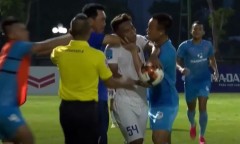 Coach Hua Hien Vinh admits his mistake after strangling old player Van Huy