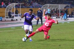VIDEO: Omar bỏ lỡ pha bóng ngon ăn cho Hà Nội FC đến 2 lần