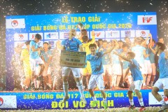 VIDEO: U17 PVF ăn mừng vô địch U17 Cúp Quốc gia sau khi đánh bại Viettel