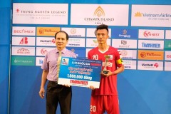 HLV U21 Nam Định dành cơn mưa lời khen cho tiền đạo U22 Việt Nam