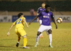 'Người không phổi' tái xuất, Hà Nội FC mừng rớt nước mắt trước khi V-League trở lại