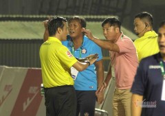 Hồng Lĩnh Hà TĨnh rơi xuống cuối bảng, 'Mourinho Việt Nam' lên án trọng tài không có trình độ chuyên môn