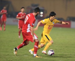 Bị Công Phượng chọc thủng lưới, HLV Trương Việt Hoàng shock khi thua HAGL tới 3 bàn
