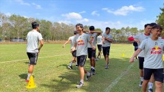 Bình phục 90% nhờ trung tâm IRC của Xuân Trường, Tuấn Anh ra sân tập luyện cùng HAGL