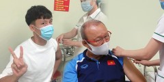 ĐTVN tiêm vắc xin Covid 19, Văn Toàn - Tiến Linh cũng chịu thua HLV Park Hang-seo về độ sung sức