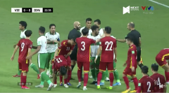 VIDEO: Tuấn Anh bị cầu thủ Indonesia chơi xấu, đối phương xông vào ăn thua
