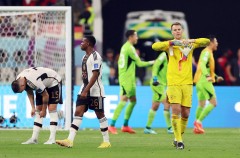 HLV tuyển Đức nổi trận lôi đình, xác định tương lai sau World Cup: 'Còn lâu tôi mới từ chức'