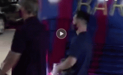 VIDEO: Messi và đồng đội bị CĐV phục kích tại khách sạn la ó, chế nhạo