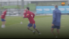 VIDEO: Messi thoải mái phô diễn kỹ thuật trong ngày tập cùng toàn đội Barca