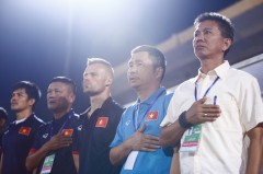 HLV Hoàng Anh Tuấn: 'Bóng đá Việt Nam mang danh thế chứ chẳng thấy chuyên nghiệp đâu'