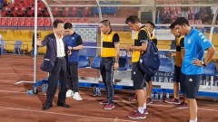 Để Thanh Hoá cầm chân, bầu Hiển xuống sân 'chỉ trích' HLV Chu Đình Nghiêm không chịu thay đổi lối chơi