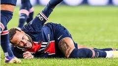 VIDEO: Cận cảnh chấn thương khiến Neymar gào khóc, ôm mặt rời sân trên cáng