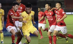 Cựu sao HAGL ăn thẻ đỏ 'ngớ ngẩn', Lee Nguyễn góp công giúp CLB TP.HCM thắng trận