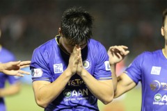 VIDEO: Xót xa nghe Hùng Dũng gào khóc, Duy Mạnh nghẹn ngào gửi lời cầu xin V-League