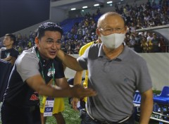 'Sức hút quá khủng khiếp, Kiatisak sẽ sớm thay ông Park dẫn dắt ĐT Việt Nam'