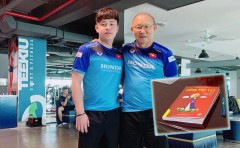 V.League tạm nghỉ, thầy Park tranh thủ học tiếng Việt để giao tiếp với học trò