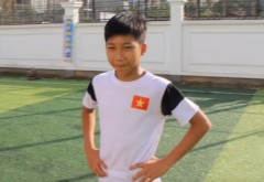 'Little Tuan Anh' shows his skills and scoring like Ronaldo